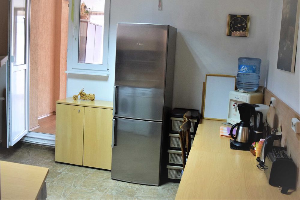 Продава се първи и втори етаж от сграда