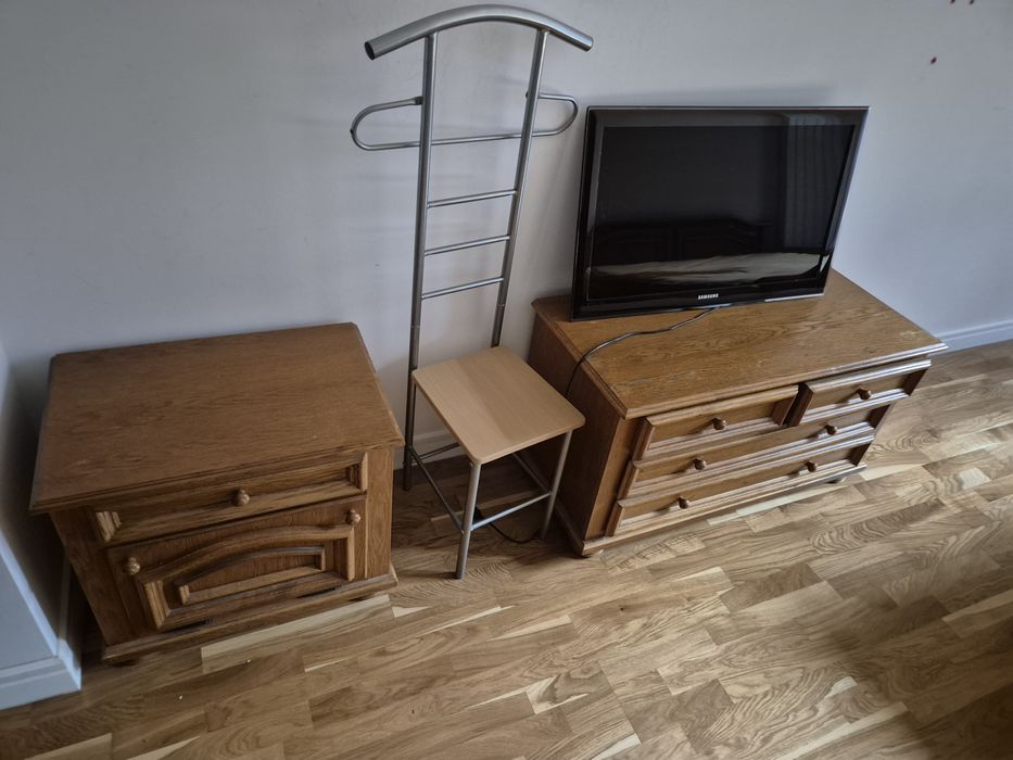 Mobila dormitor lemn masiv complet șifonier noptiere comoda tv