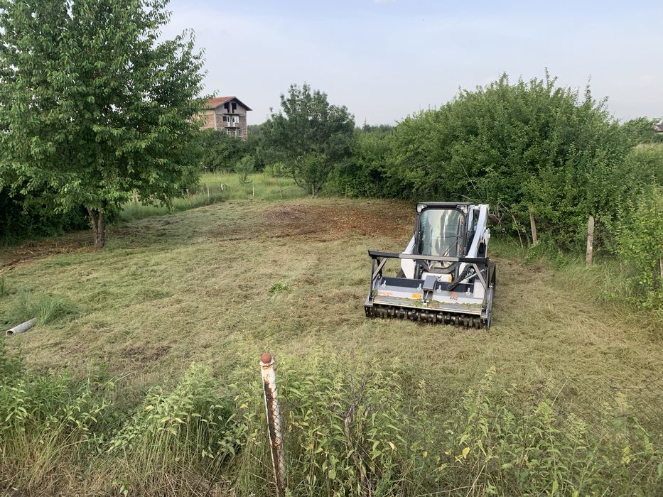 Почистване на дворове и терени с горски мулчер