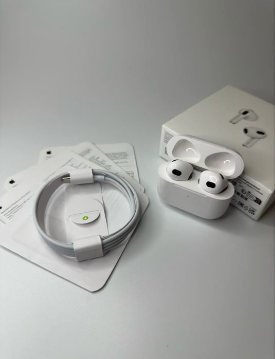 Air Pods 2 6000 тг новые