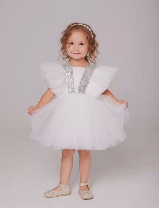 Платье праздничное для девочки на год