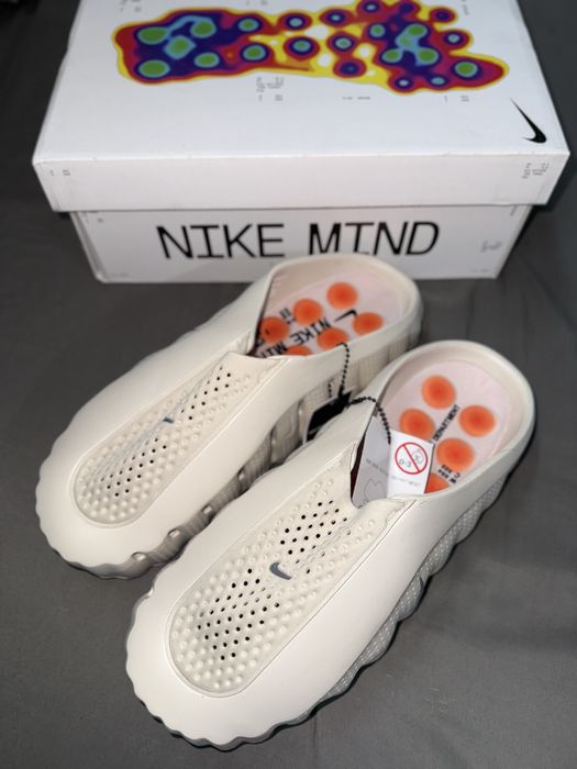 Nike Mind 001