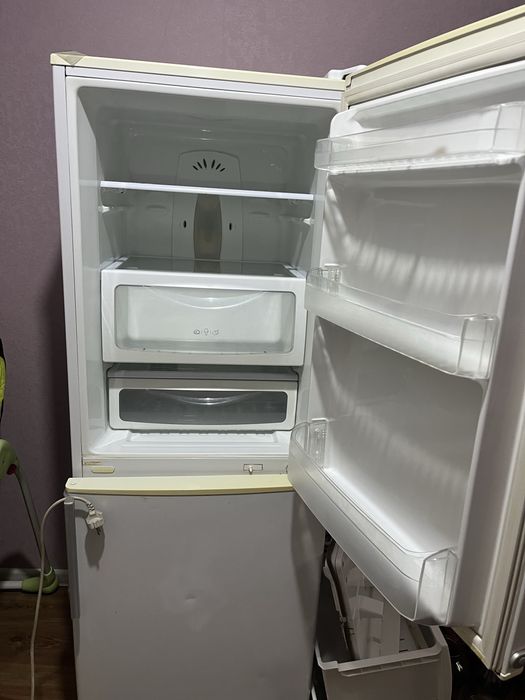 Продам холодильник LG