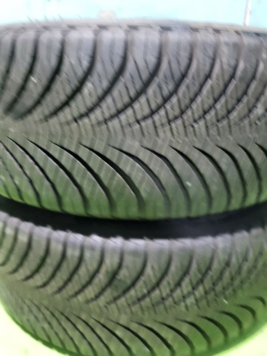 2 бр всесезонни 225/55/17 Goodyear