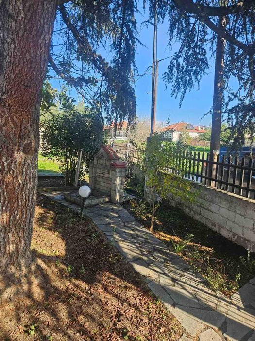 Двуетажна къща с гледка в Аспровалта!