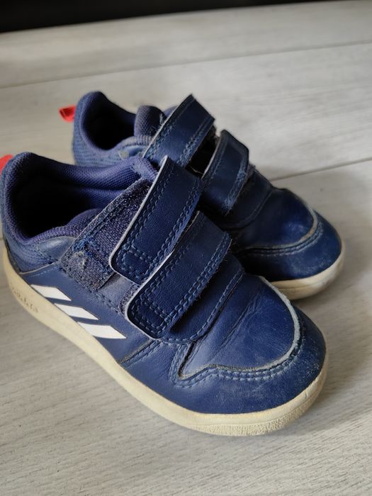 Маратонки адидас