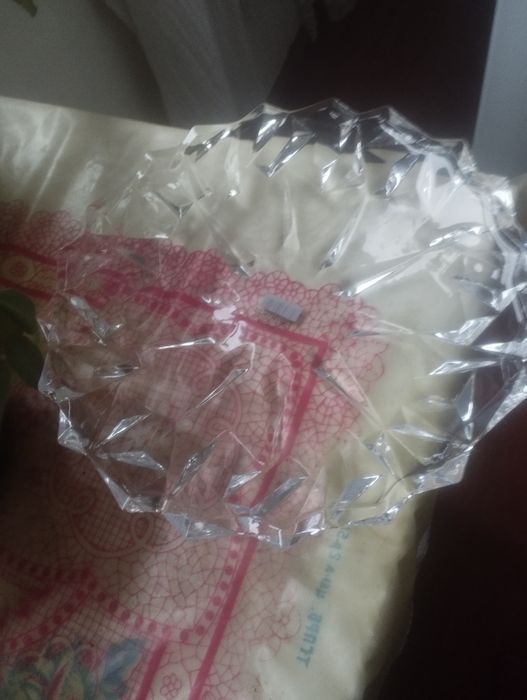 Продается стеклянное блюдо