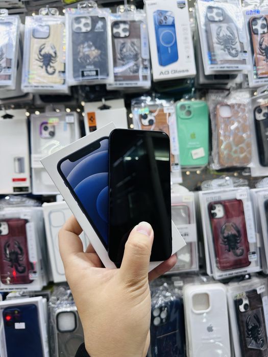 Айфон 12 мини.