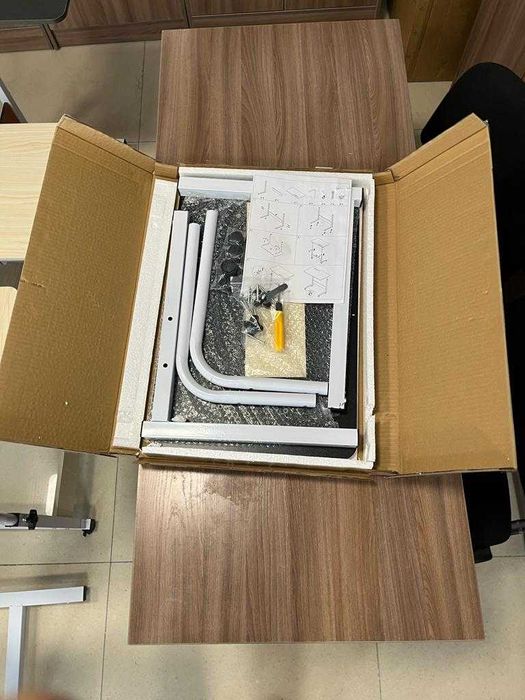 столы рабочие под ноутбук или парты