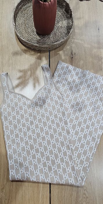 River island рокля