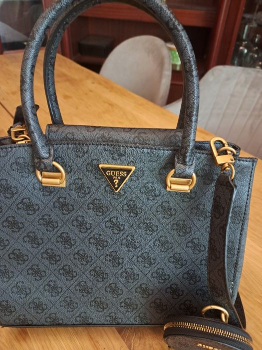 Дамска чанта Guess