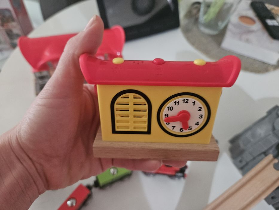 Hape  дървени играчки, гара, тунел, звънец, кран
