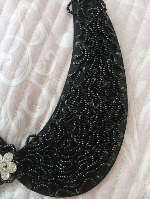 Продам новый воротничок из бисера