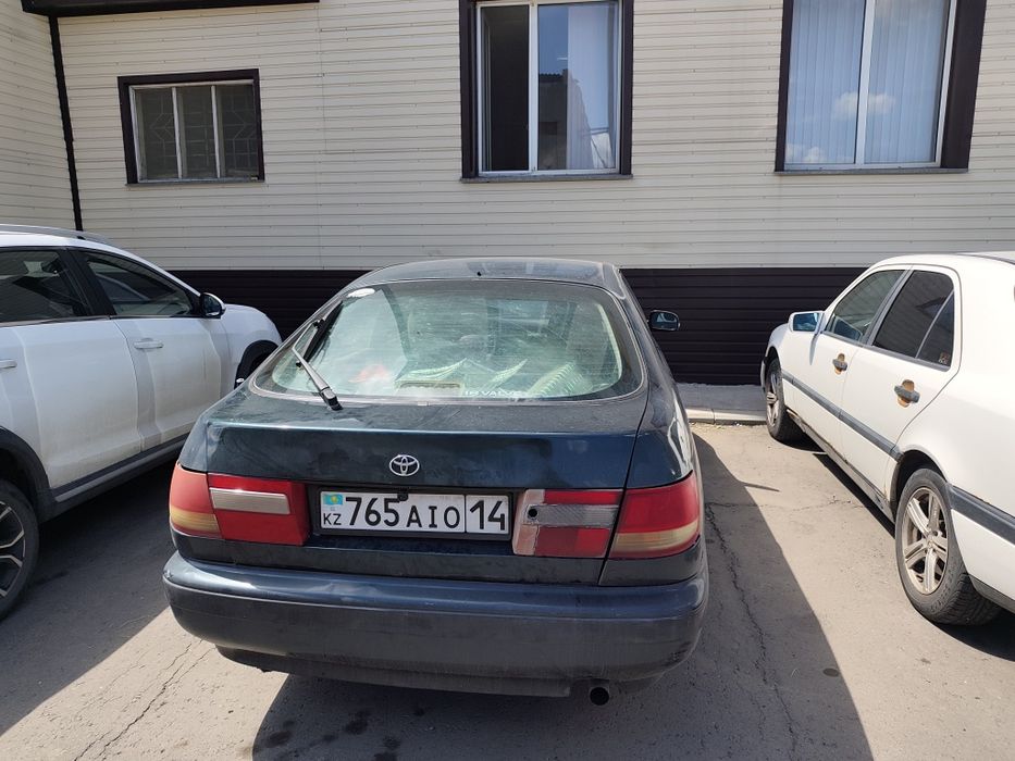 Продам Тойота Карина е