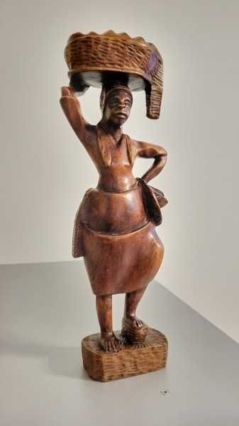 Statuie lemn femeie din Haiti