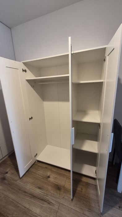Vand dulap si comoda Ikea Brimnes