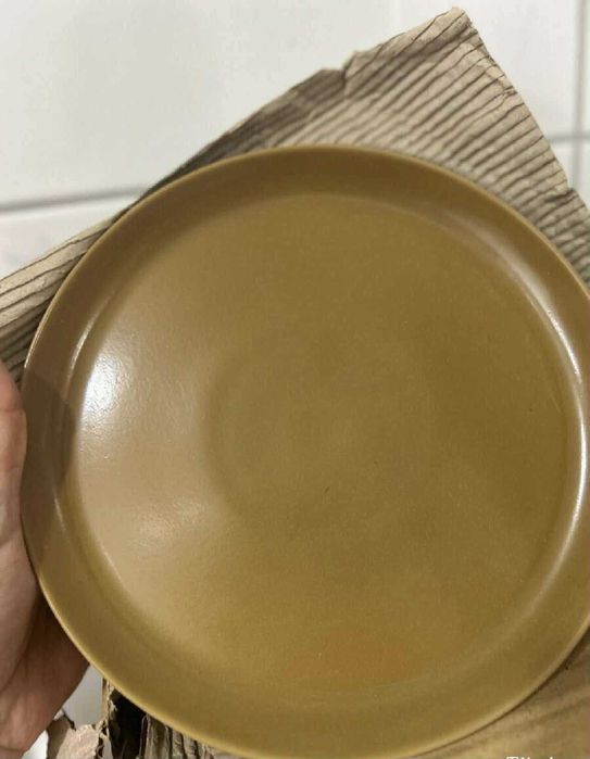 Нови Чаши и чинии