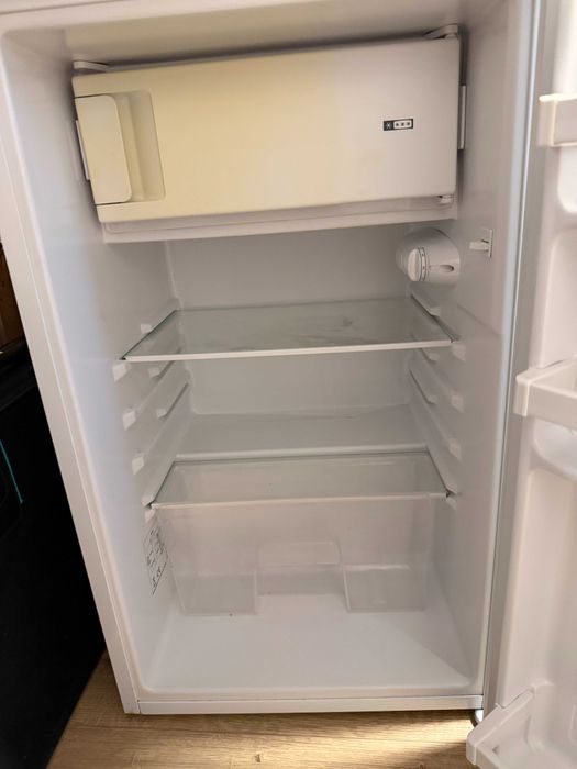 frigider mic cu congelator Schaub Lorenz