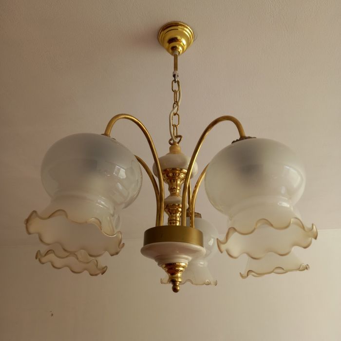 Полилей за таван