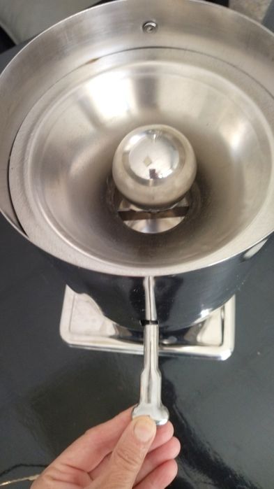 Иноксов дозатор за храни