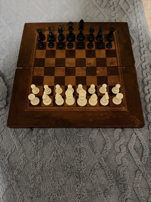 Стар шах и табла.8.