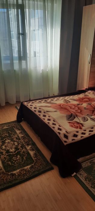 Inchiriez apartament cu 3 camere
