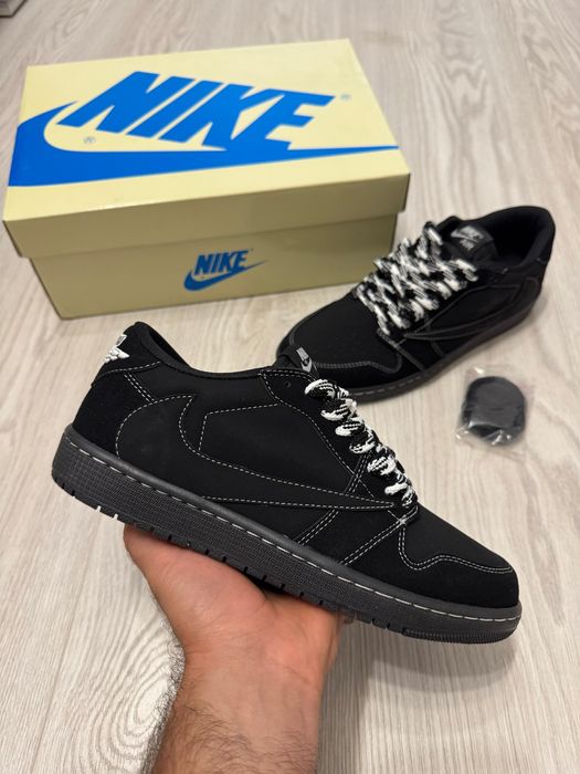 Nike dunk x travis scott blackphantom