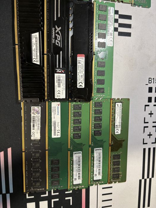 Memorii RAM 8GB DDR4 Diferite Frecvente 2133-2666 MHz