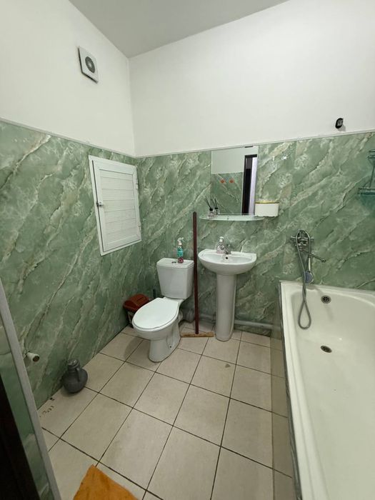 Сергели 8 худуд 2/4/7 срочно ижарага берилади