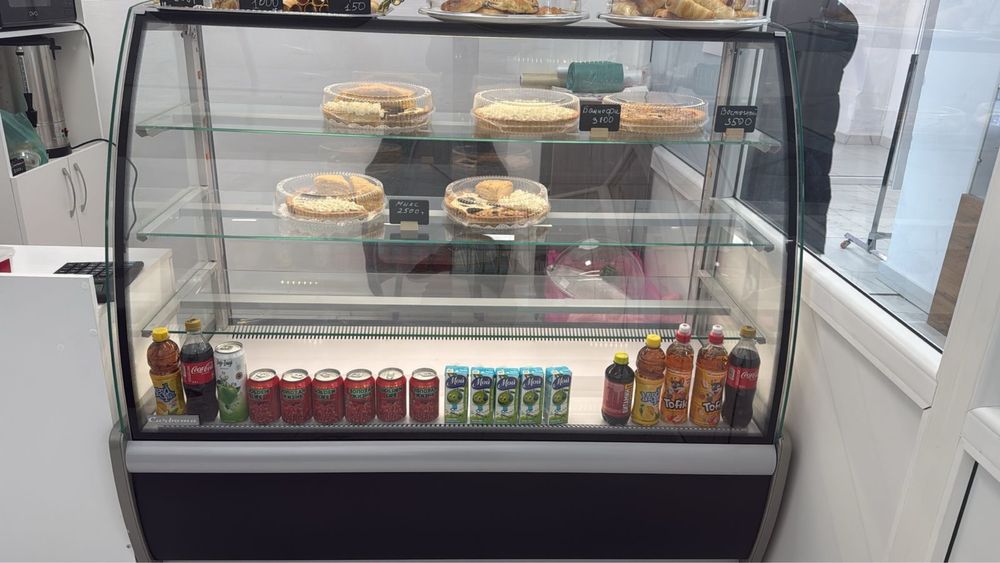 Холодильник - витрина !