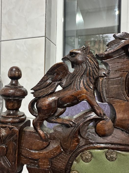 Masa cu scaune  plus un birou vintage