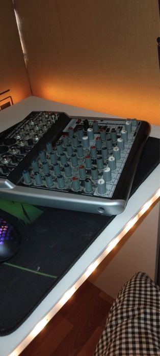 Микшерный пульт behringer qx1202usb