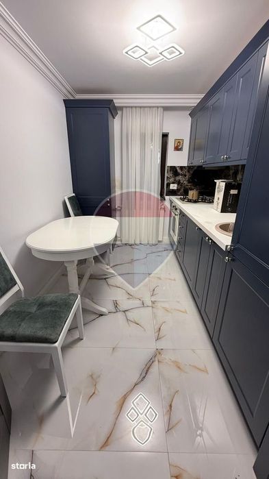 Apartament 4 camere de închiriat zonă centrală