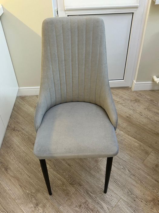 кухонны стол и стуля