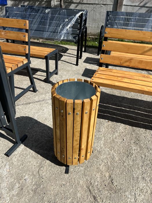 Cos de gunoi stradal din tabla perforata sau lemn