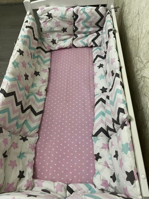 Продам манеж с маятником