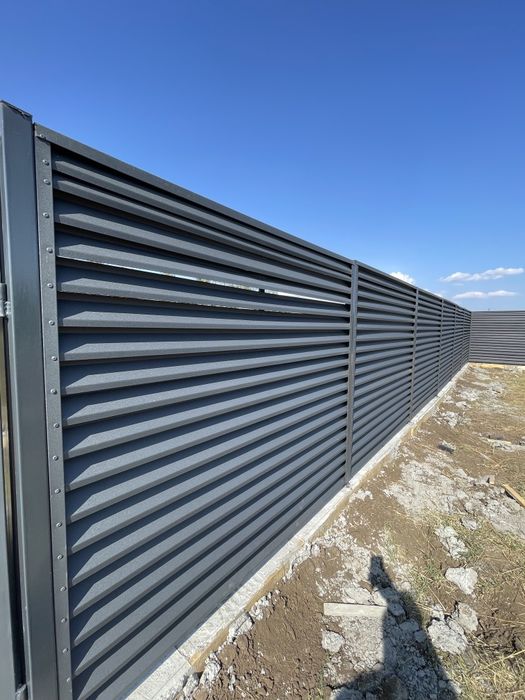 Construim garduri si porti la comanda