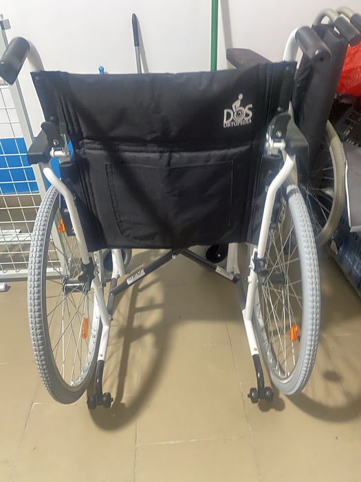 Продам инвалидную коляску