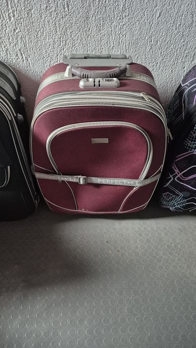 Куфари за път средна големина