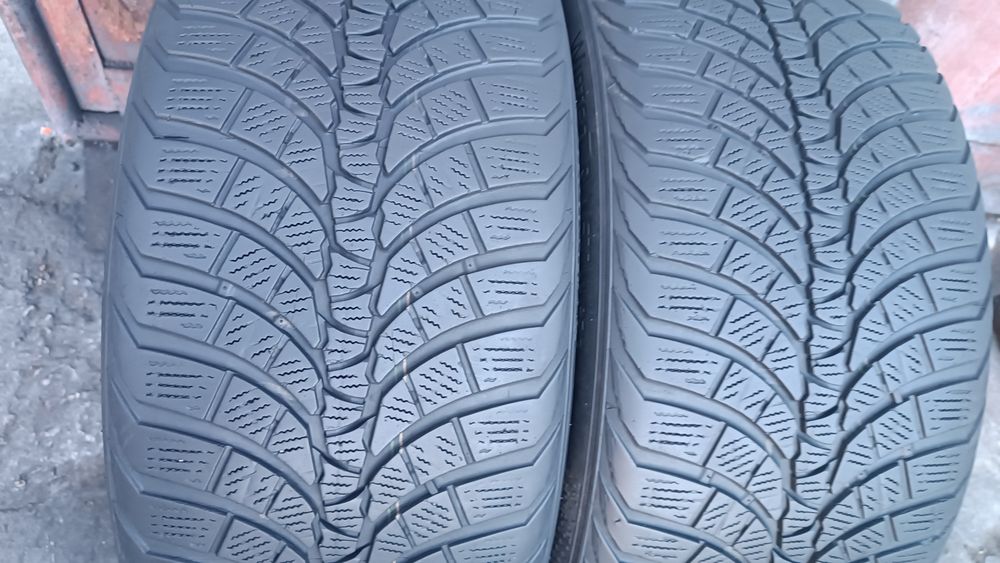 255/40/19 Kumho .