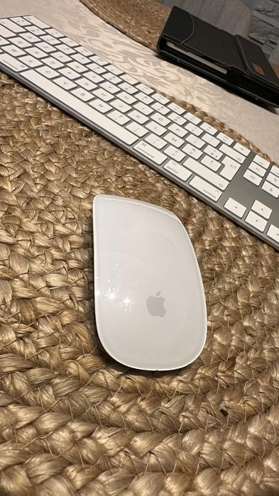 Tastatura Apple si mouse Apple