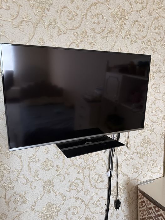Телевизор б/у 43 хороший оргинал samsung