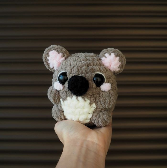 Koala croșetat manual din fir moale - jucărie handmade unicat