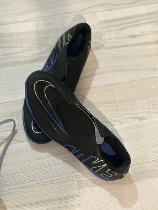 Vând ghete de fotbal nike