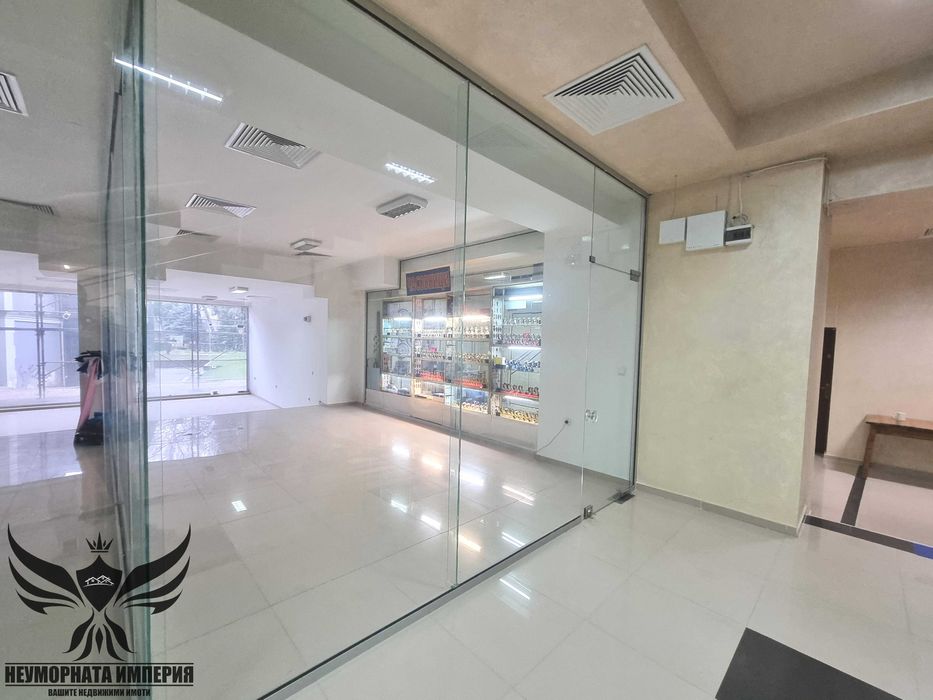 Под наем ново помещение, офис магазин 40кв. в гр.Асеновград топ център