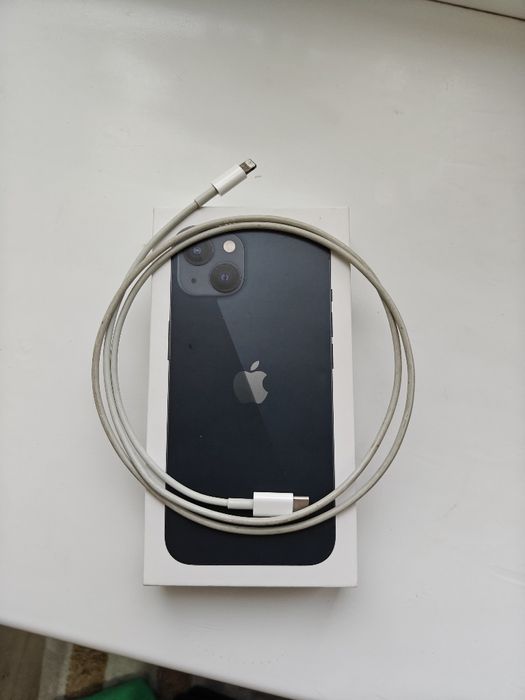 Продам iPhone 13