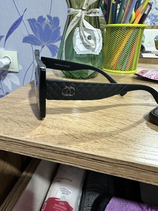 Очки солнцезащитные