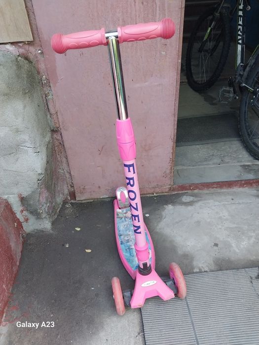 Продам самокат детский