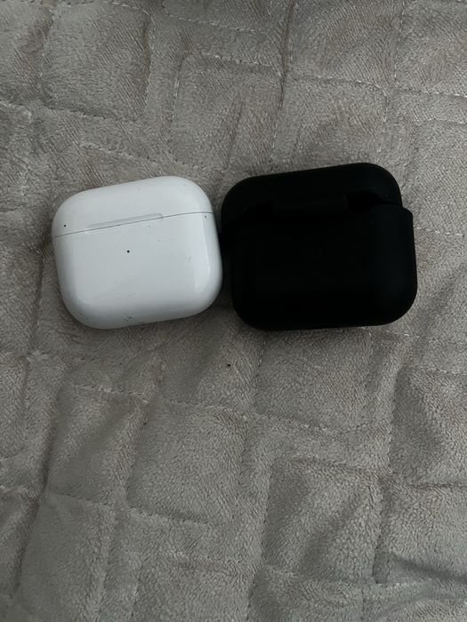 Продам AirPods 3.