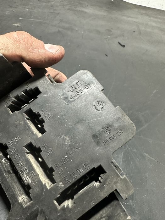 Soclu stop stanga spate Volkswagen Vw T4 Transporter Caravelle